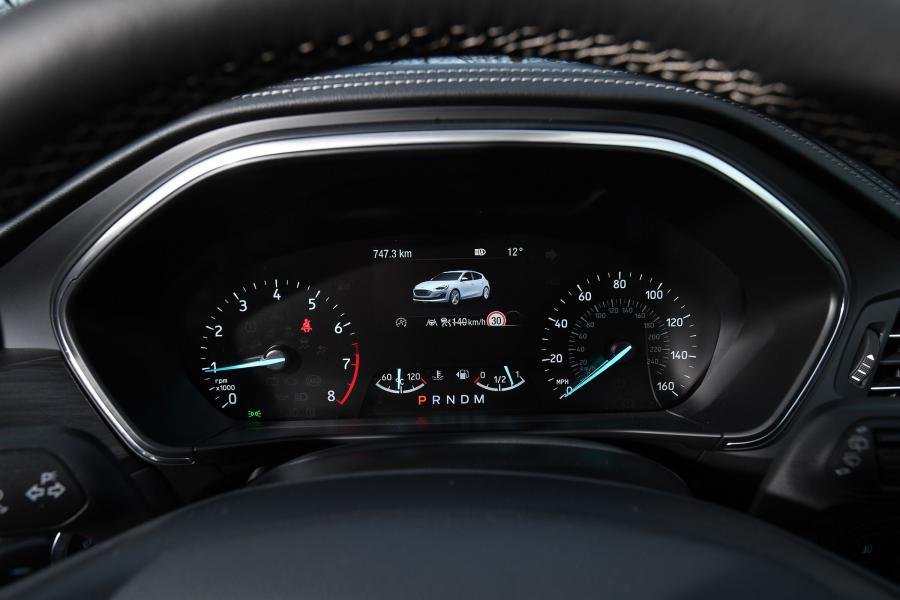 Панель приборов Ford Focus Vignale 2018 года  (UK) (фото 7 из 14)